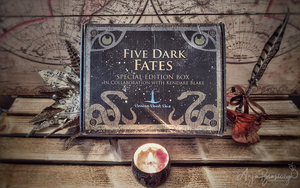 Buchbox: Five Dark Fates Special Edition