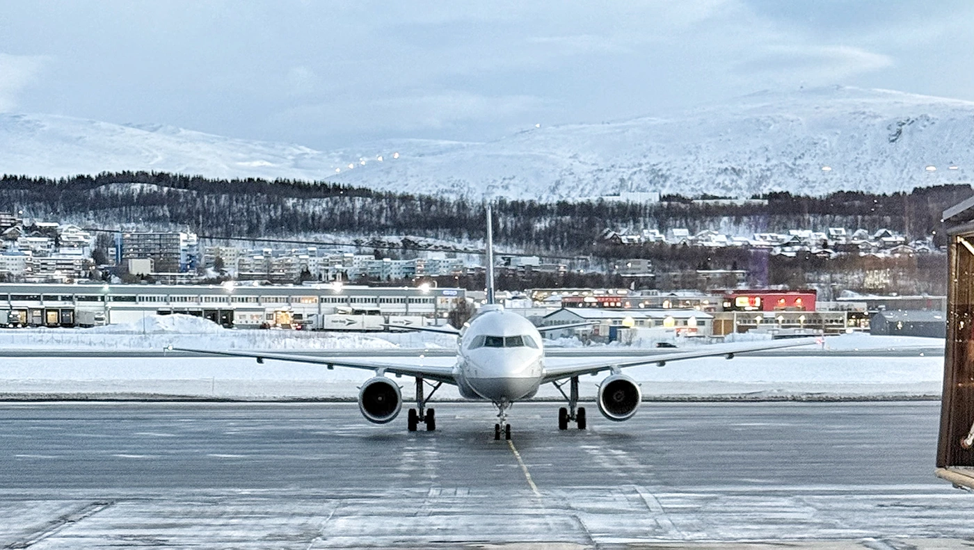 flugzeug tromso flughafen