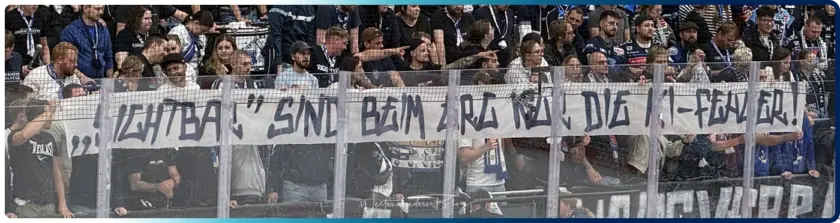 Fanblock des ERCI Demonstration gegen Marketing Agentur