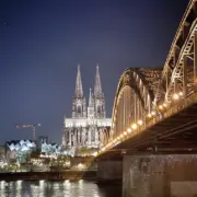 Hohenzollernbrücke und dom koeln
